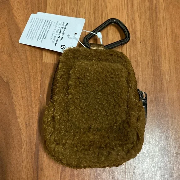 ❤️ Lululemon Nano Clip-On Fleece Backpack Burnt Caramel NWT